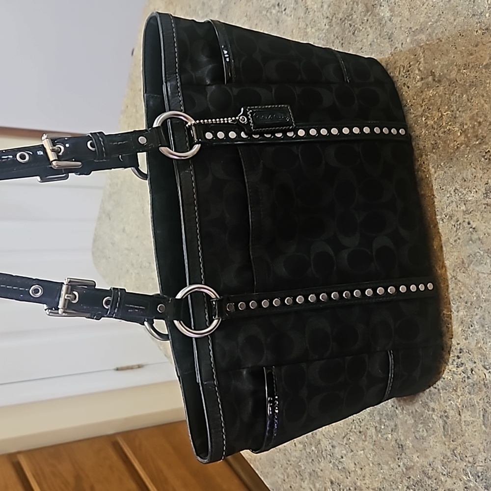 AUTHENTIC COACH PURSE!